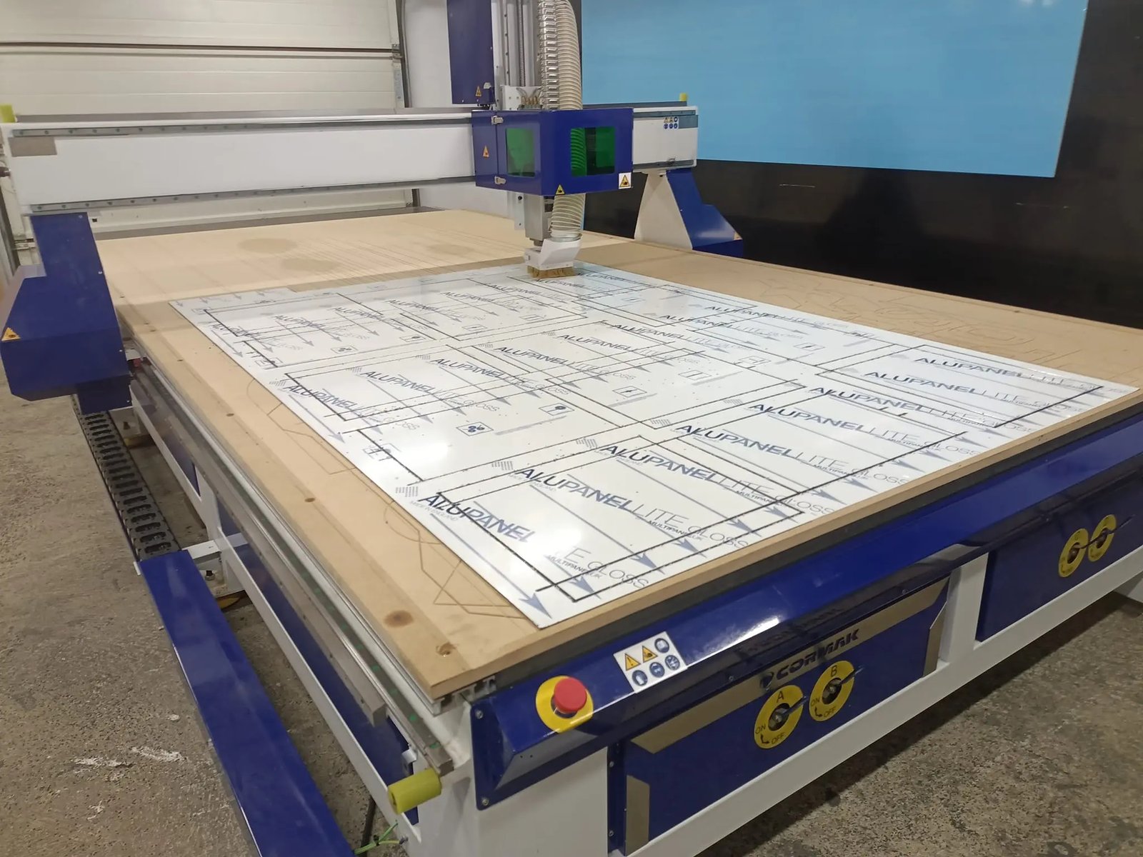 Dispositif de bridage précis sur table CNC