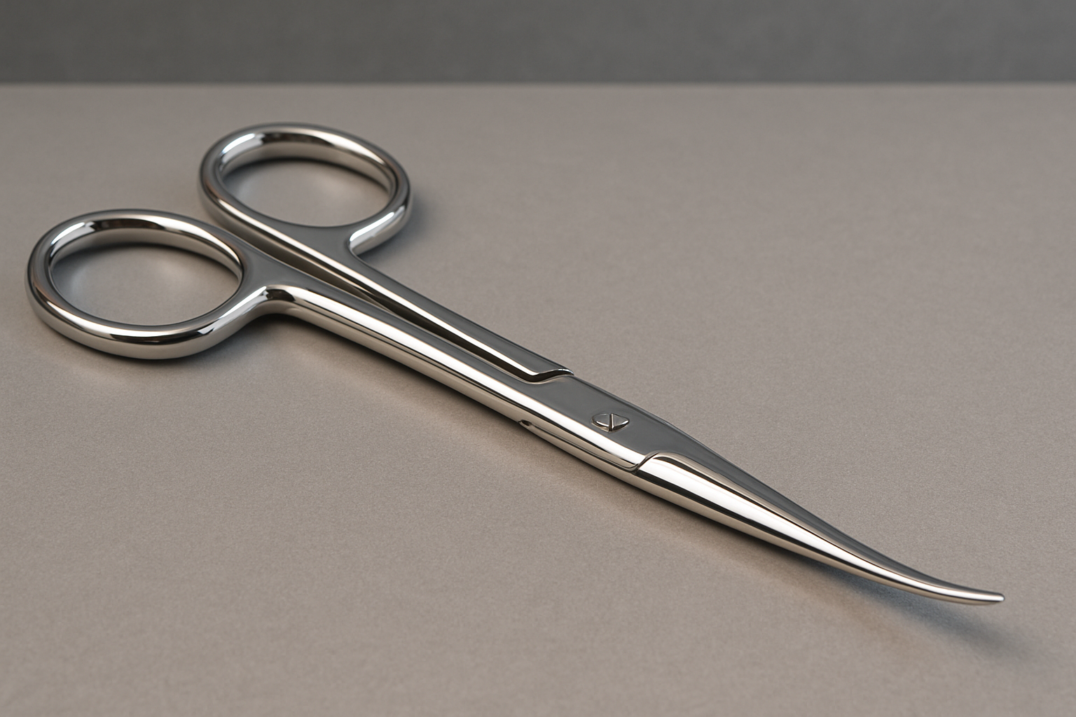 Instrument chirurgical usiné avec finition miroir