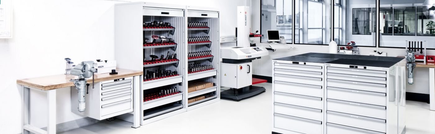 Armoire d’atelier pour le rangement et la gestion d’outils