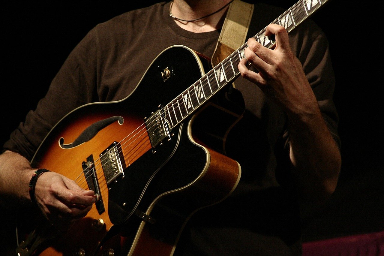 Guitare artisanale